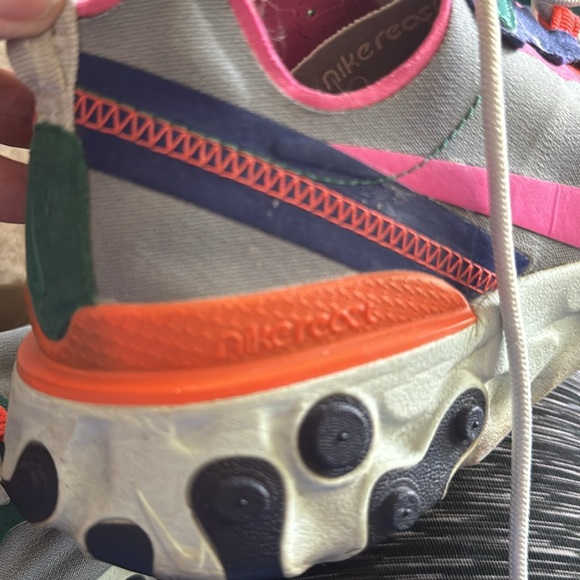 Pair of size 9 Nikereact - Picture 7 of 7